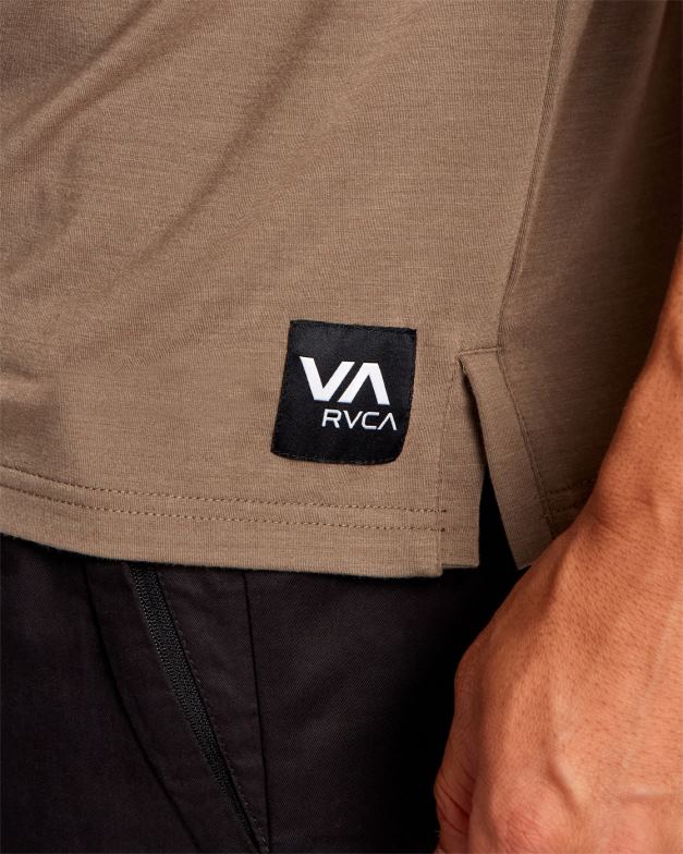 衣類 TP8J36 キノコ RVCA 男性 VAスポーツバランステクニカルトレーニングTシャツ